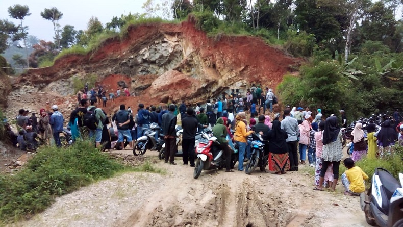 2 Penambang Galian C Ilegal Tertimbun Longsor di Malahayu Brebes, 1 Tewas