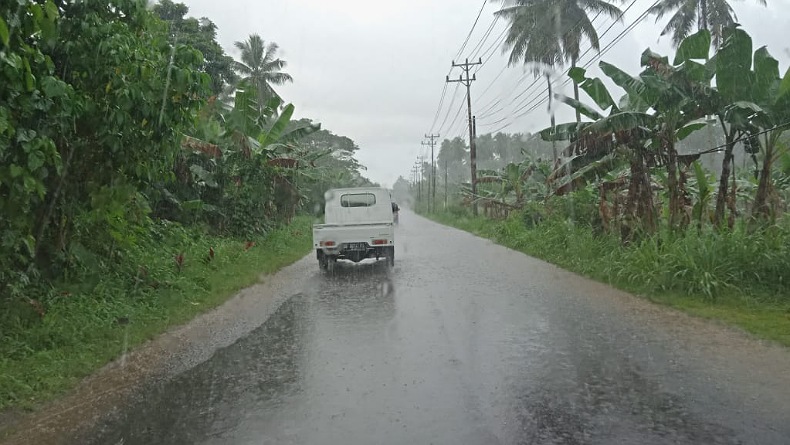 BMKG: Hujan Lebat Disertai Petir Berpotensi Landa Wilayah Indonesia hingga 1 Juli