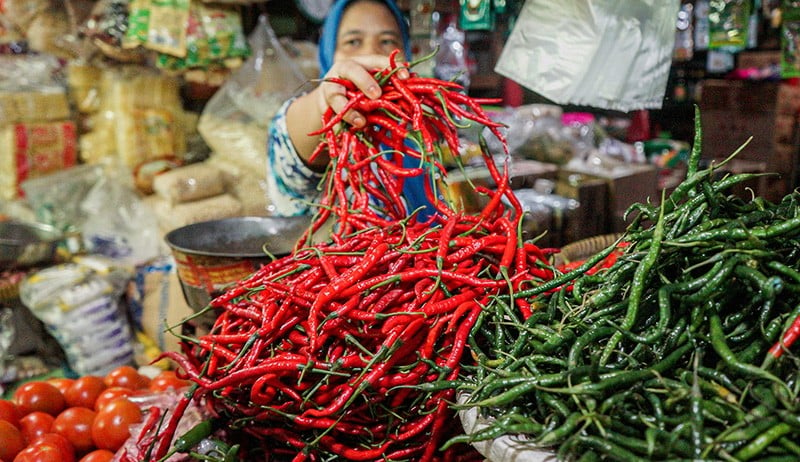 Jelang Tahun Baru, Harga Cabai Merah hingga Daging Ayam Naik