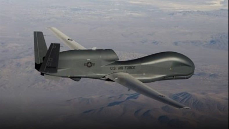 Jet Tempur Rusia Diduga Tembak Jatuh Drone Mata-Mata AS di Laut Hitam