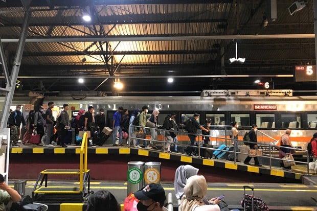 Libur Nataru, Penumpang di Stasiun Tugu Jogja Membeludak hingga 66.000 Orang