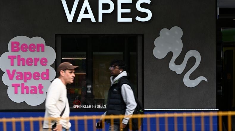 Awas! Warga Asing Kedapatan Nge-vape di Singapura Bakal Dideportasi, Dilarang Masuk