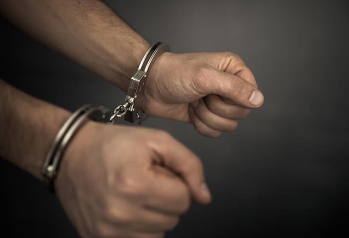 Polisi Tangkap Jukir Liar yang Pukul Pemotor Pakai Pipa Besi di Kelapa Gading