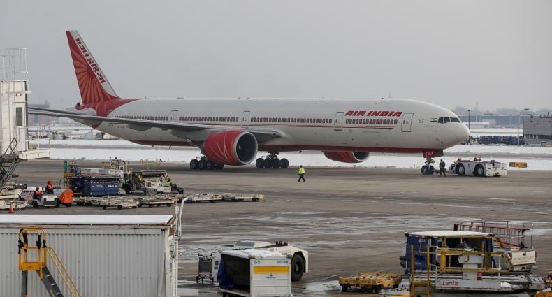 Pesawat Boeing 777 Air India Nyaris Celaka, Pilot Putar Balik