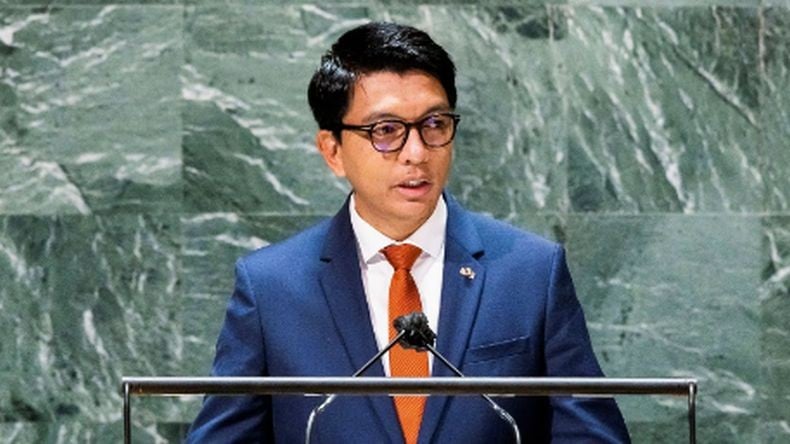 Dikudeta, Presiden Madagaskar Andry Rajoeline Kabur ke Luar Negeri