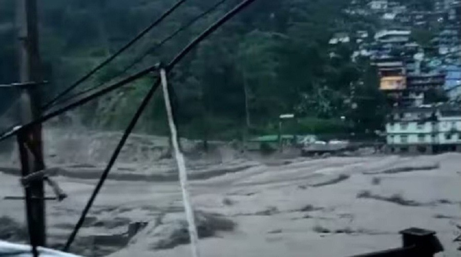 Banjir dan Tanah Longsor di Sikkim India, 6 Orang Tewas 2.000 Wisatawan Terkatung-katung