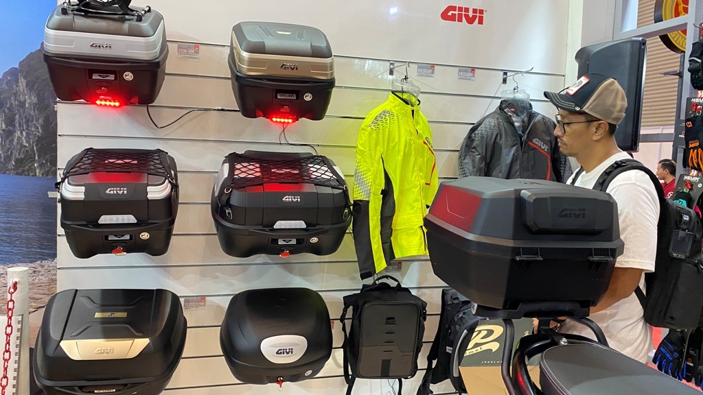 Melantai di IMOS 2025, GIVI Pamer Inovasi Aksesoris Motor Terbaru