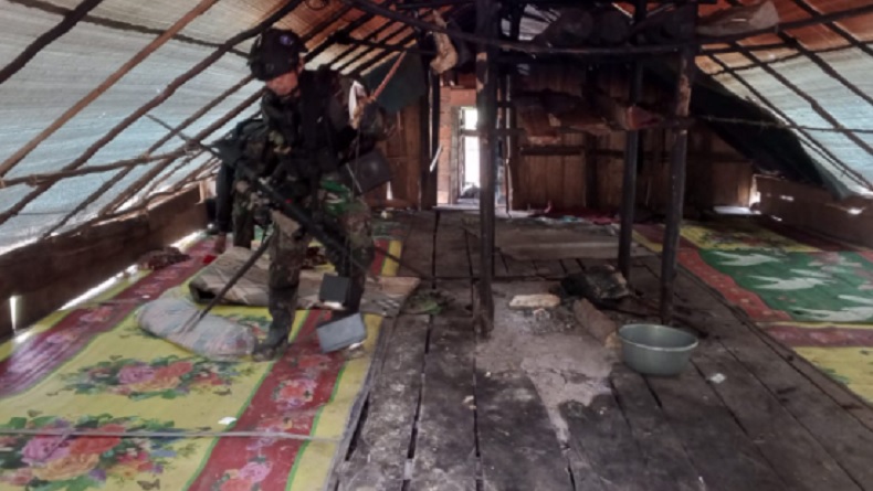 Kejar Gerombolan OPM Usai Kontak Tembak di Paniai, TNI Temukan 1 Warga Sembunyi di Semak