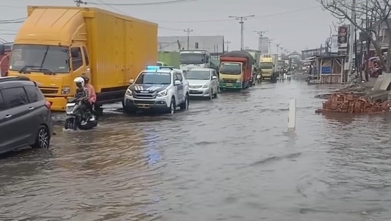Waspada! Jalur Pantura Demak Rawan Banjir Rob saat Mudik Nataru