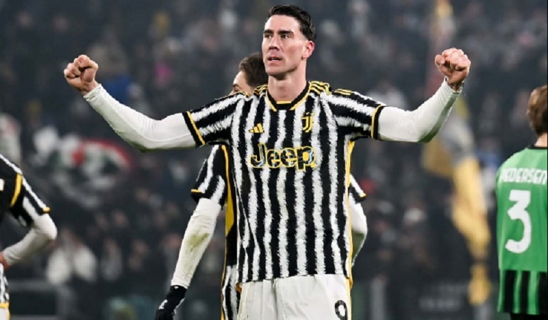 Drama Transfer AC Milan: Rabiot dan Vlahovic Target Utama, Gaji Fantastis Jadi Batu Sandungan!