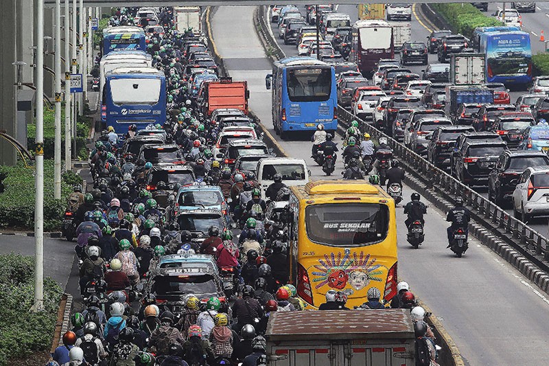 Penggunaan Kendaraan Pribadi di Jakarta Bakal Dibatasi, Regulasi Digodok Tahun Ini