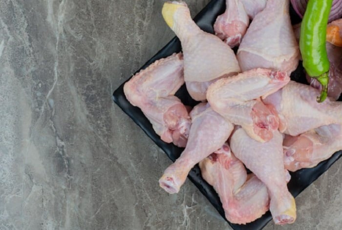 Harga Pangan Hari Ini 14 Desember 2025, Daging Ayam hingga Beras Naik?