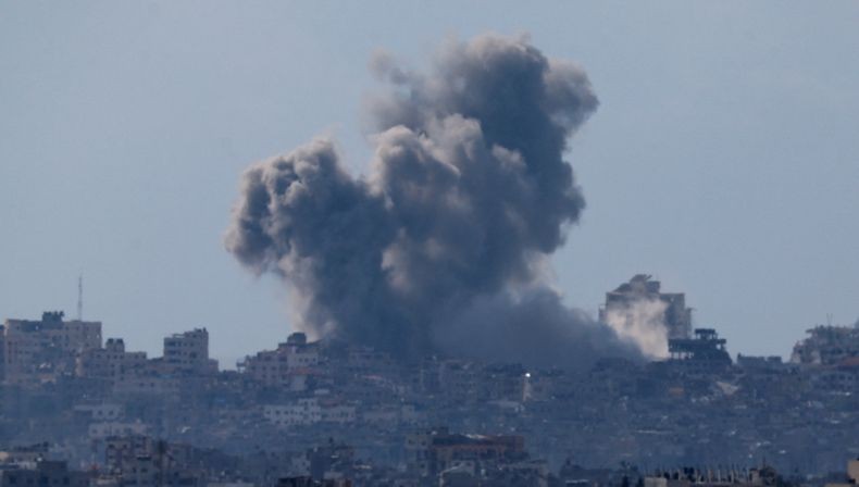 Pasukan Israel Bombardir Rafah Bagian Timur Setelah Perintahkan Warga Pergi