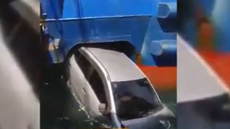 Hilang Kendali, Mobil di Pelabuhan Padang Bai Tercemplung ke Laut