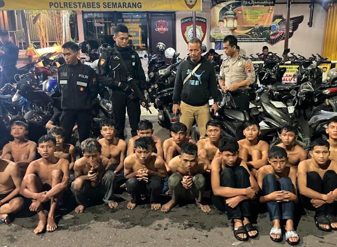 Diduga akan Tawuran, 29 Remaja di Semarang Bawa Celurit Ditangkap Polisi