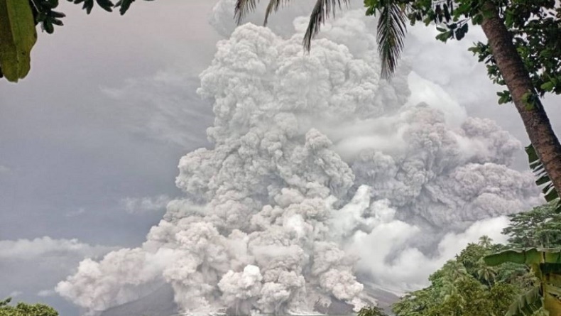 Breaking News! Gunung Ruang Meletus Dahsyat, Tinggi Abu Vulkanis 5.000 Meter