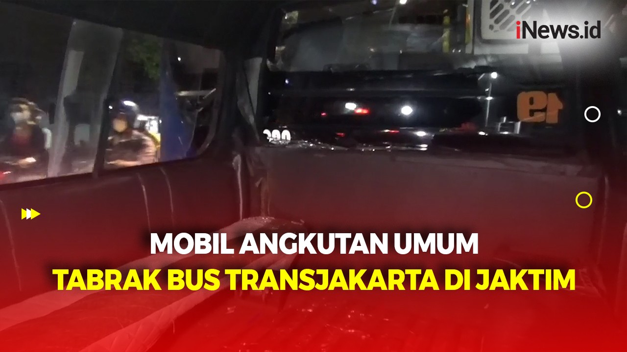 Mobil Angkot Terlibat Kecelakaan dengan Bus Transjakarta di Jaktim