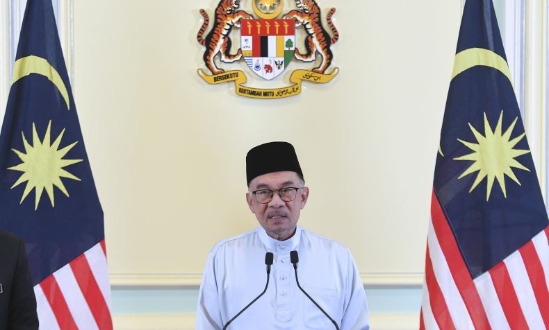 Anwar Ibrahim Naikkan Gaji PNS Malaysia 13 Persen, Upah Terendah Rp6,8 Juta
