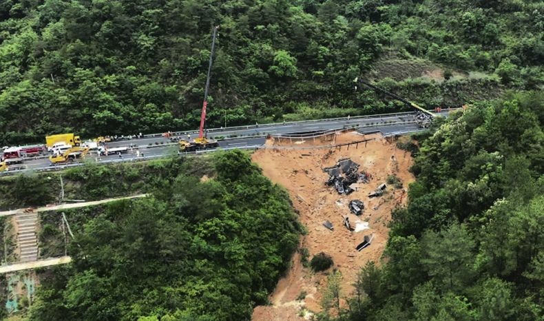 Jalan Tol Ambles di China, Korban Tewas Jadi 36 Orang