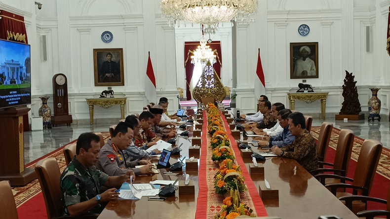 Jokowi Beri Arahan ke AHY terkait Erupsi Gunung Ruang: Urus Tanah untuk Relokasi Penduduk