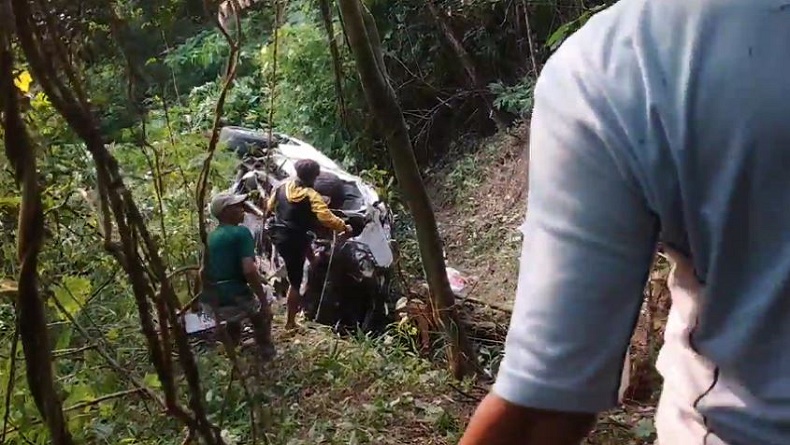 Kecelakaan Mobil Pajero Masuk Jurang Sedalam 100 Meter di Cianjur, Pengemudi Tewas