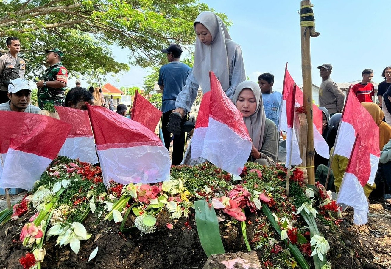 Jenazah Gadis Indramayu yang Tewas Dibunuh Dalam Lemari Kos Dimakamkan, Keluarga Ungkap Firasat Ini
