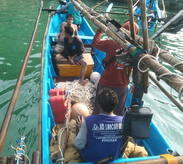 Perahu Terbalik Dihantam Ombak, 3 Nelayan Gunungkidul Terombang-ambing di Laut