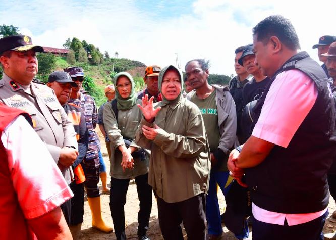 Mensos Risma Puji Penanganan Banjir di Sulawesi Selatan, Warga Tak Perlu Takut Kelaparan
