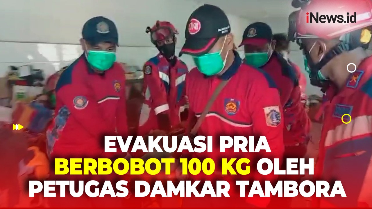 Damkar Evakuasi Pria Berbobot 100 Kg di Tambora Jakarta Barat