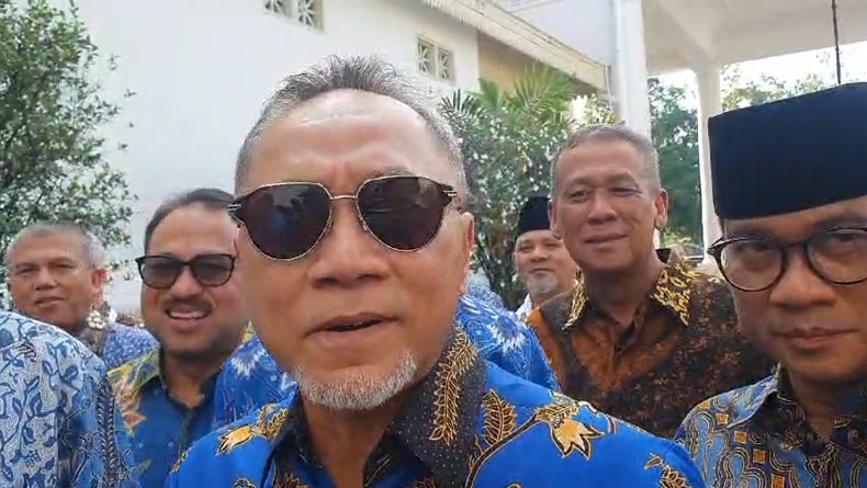 Zulhas Ajak Kader PAN Ramai-ramai Temui Jokowi di Istana, Klaim Tak Bahas Kabinet