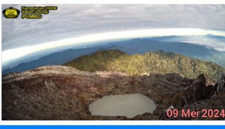 Air Danau Kawah Gunung Dempo Berubah Warna dalam Semalam, Ini Penjelasan PVMBG