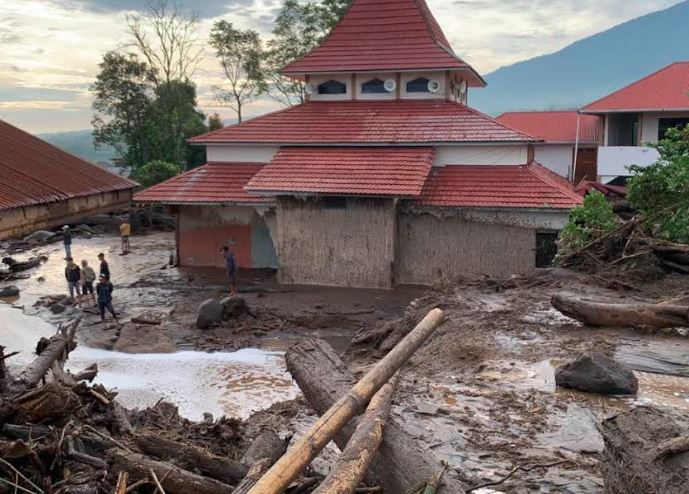 19 Orang Tewas Diterjang Banjir Bandang di Agam, BNPB: 159 Jiwa Dievakuasi