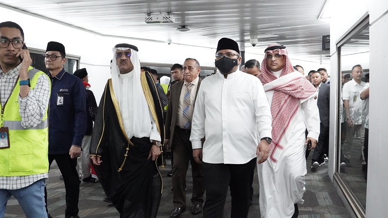Menag Tinjau Layanan Fast Track Jemaah Haji di Soetta: Proses Cepat, Tak Lebih 2 Menit