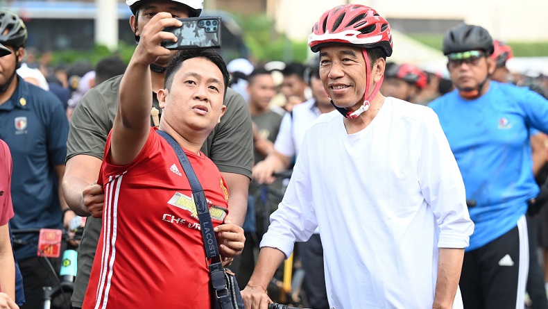 Momen Presiden Jokowi Bersepeda di CFD Sudirman-Thamrin Jakarta