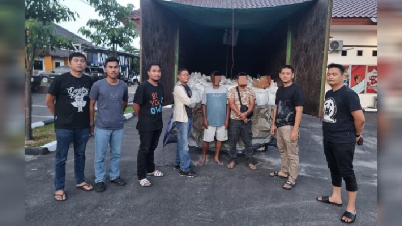 Polisi Tangkap Truk Bermuatan Ratusan Karung Bijih Timah Ilegal di Bangka Tengah, 3 Orang Diamankan