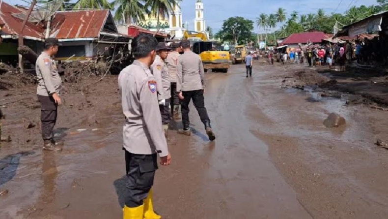 Dampak Bajir Sumbar, Jalan Batusangkar-Padang Panjang Belum Bisa Dilewati