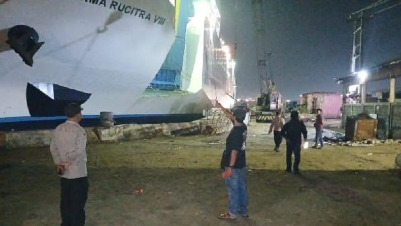 Pekerja Terjatuh dari Kapal di Pelabuhan Tanjung Emas Semarang, Patah Kaki dan Cedera Leher