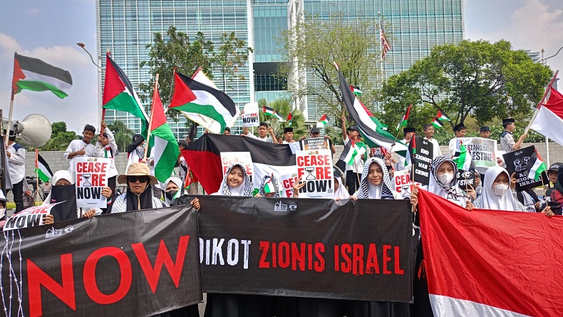 Massa Gelar Aksi Bela Palestina di Depan Kedubes AS, Peringati 76 Tahun Nakba