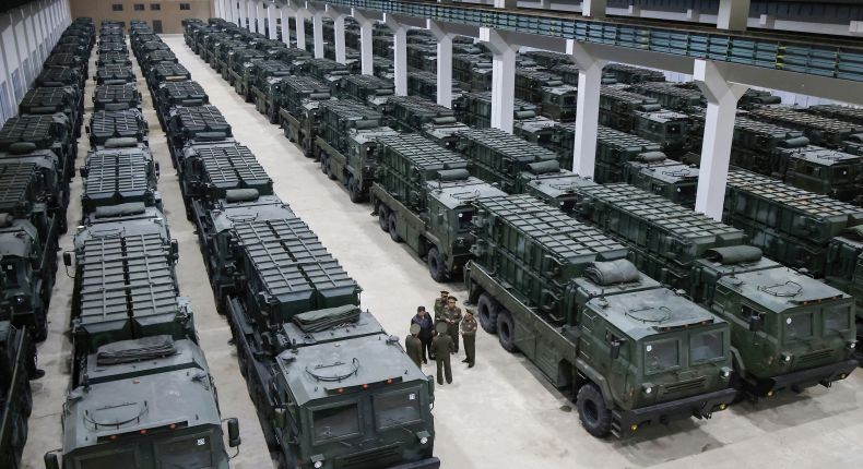 Ngeri! Kim Jong Un Perintahkan Percepatan Produksi Senjata, Singgung Perang Nuklir