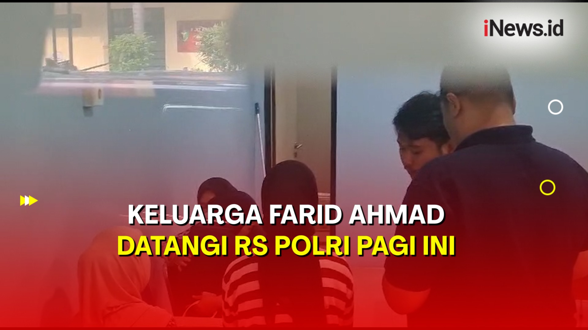 Tangis Istri Farid Ahmad Korban Pesawat Latih Jatuh di BSD Pecah saat Datangi RS Polri