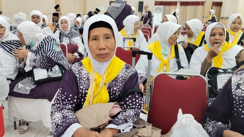Suami Wafat Jelang Berangkat Haji, Perempuan Ini Kuatkan Hati Tetap Pergi ke Tanah Suci