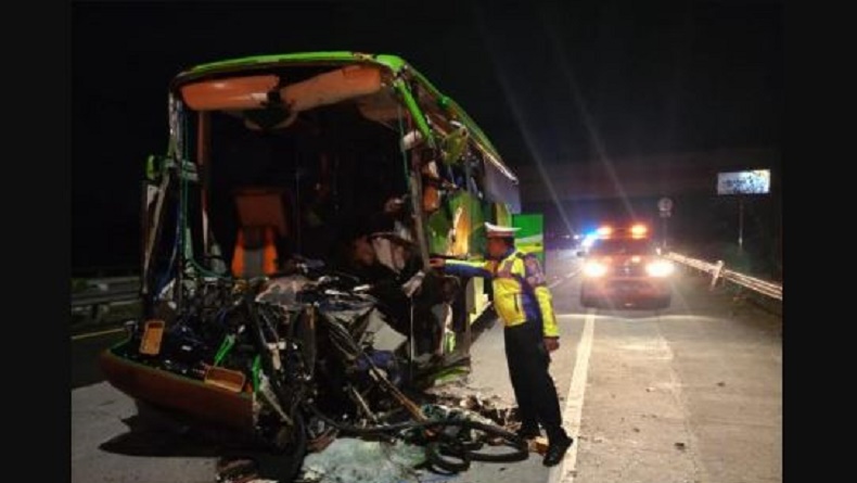 Kecelakaan Bus Rombongan SMP PGRI 1 Wonosari Tabrak Truk di Tol Jombang, 2 Tewas 15 Luka