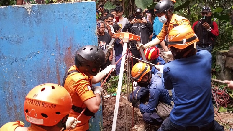 Remaja Laki-laki Ditemukan Tewas dalam Sumur di Rumpin Bogor, Pakai Seragam SMP