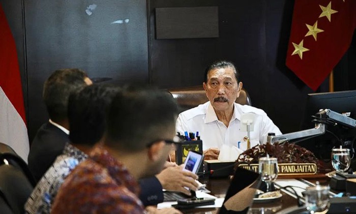 Luhut Mau Luncurkan Bahan Bakar Pesawat dari Minyak Jelantah September Ini di Bali