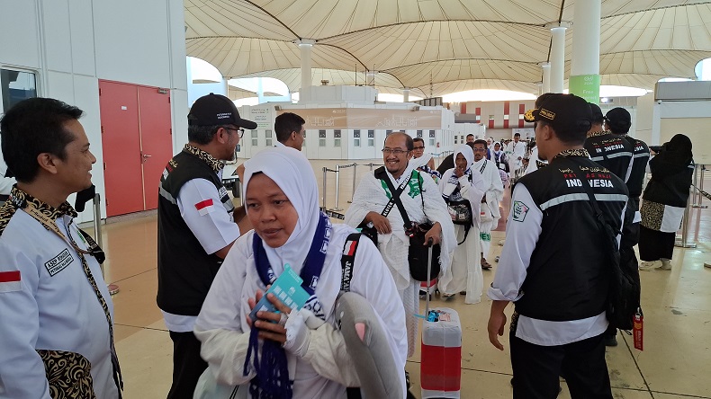 Kloter Terakhir Jemaah Haji Indonesia Tiba di Jeddah, Diiringi Selawat Badar