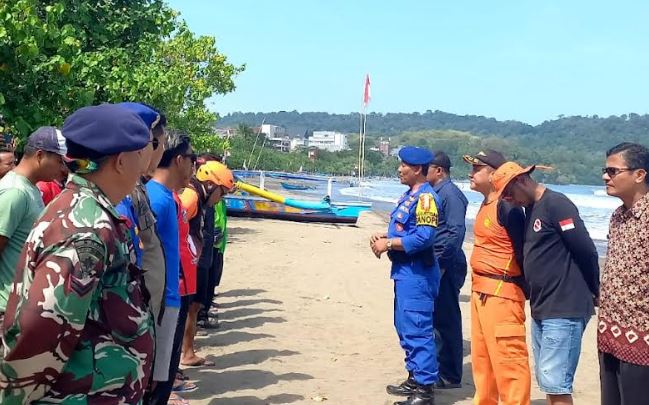4 Wisatawan asal Bandung Digulung Ombak Pantai Pangandaran, 1 Hilang 3 Selamat