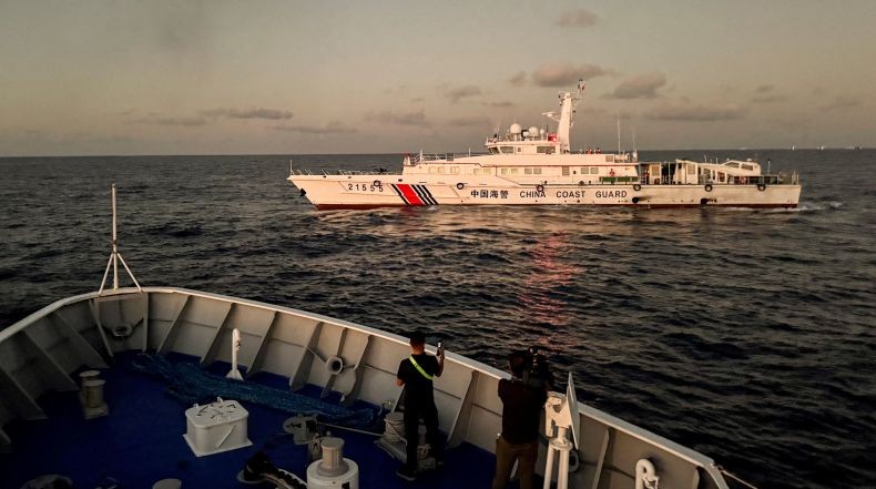 Tegang! Kapal Filipina Tabrak Kapal China di Perairan Sengketa LCS
