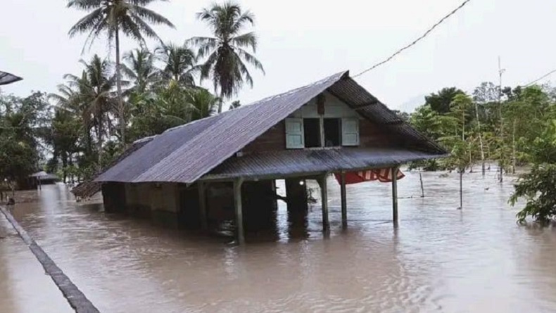 Nias Barat Dilanda Banjir dan Longsor, 4.000 Jiwa Terdampak