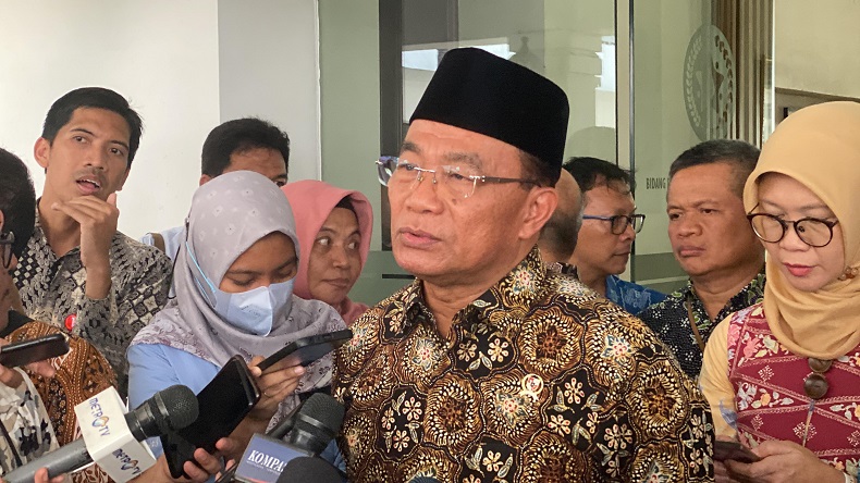 Sambut Kepulangan Jemaah Haji Indonesia, Menko PMK Ingatkan Tanggung Jawab Peduli Sesama