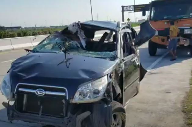 Kronologi Daihatsu Terios Kecelakaan di Tol Solo-Ngawi, Pecah Ban lalu Terguling 